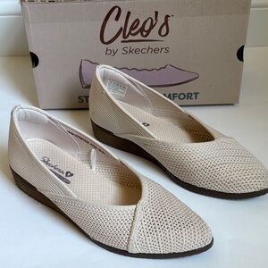 Skechers Cleo's Beige Flats
